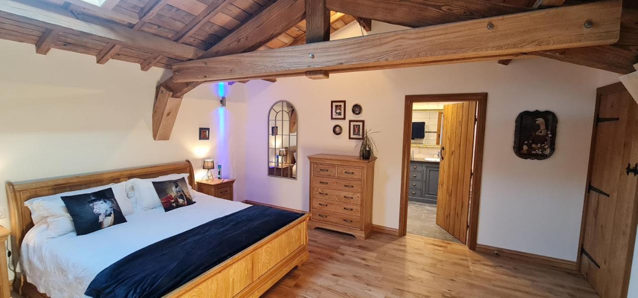 Dom Peyreton Prestige Cottages Set In A Charming Wine Property Villegouge Bagian luar foto