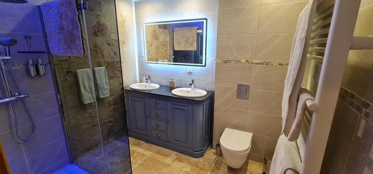 Dom Peyreton Prestige Cottages Set In A Charming Wine Property Villegouge Bagian luar foto