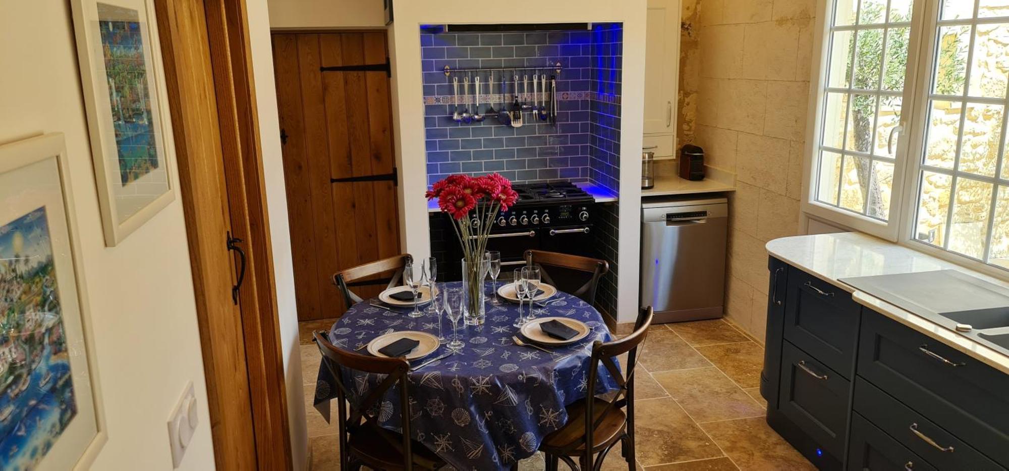 Dom Peyreton Prestige Cottages Set In A Charming Wine Property Villegouge Bagian luar foto