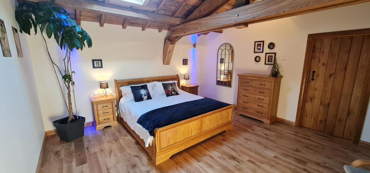 Dom Peyreton Prestige Cottages Set In A Charming Wine Property Villegouge Bagian luar foto