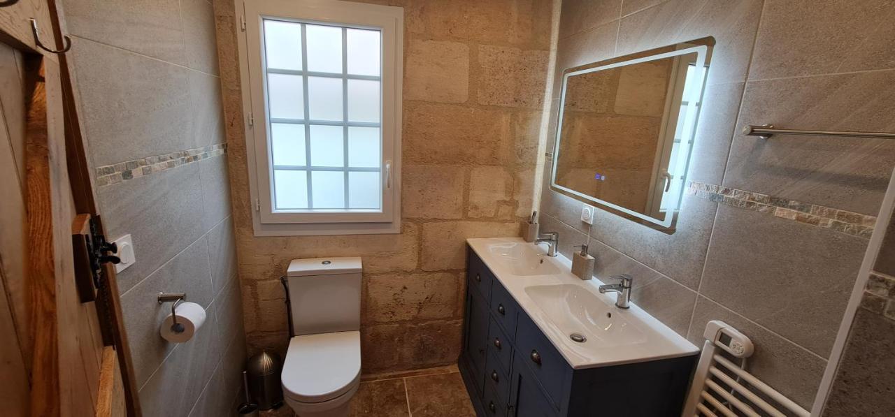 Dom Peyreton Prestige Cottages Set In A Charming Wine Property Villegouge Bagian luar foto