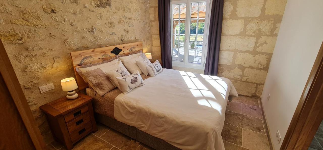 Dom Peyreton Prestige Cottages Set In A Charming Wine Property Villegouge Bagian luar foto
