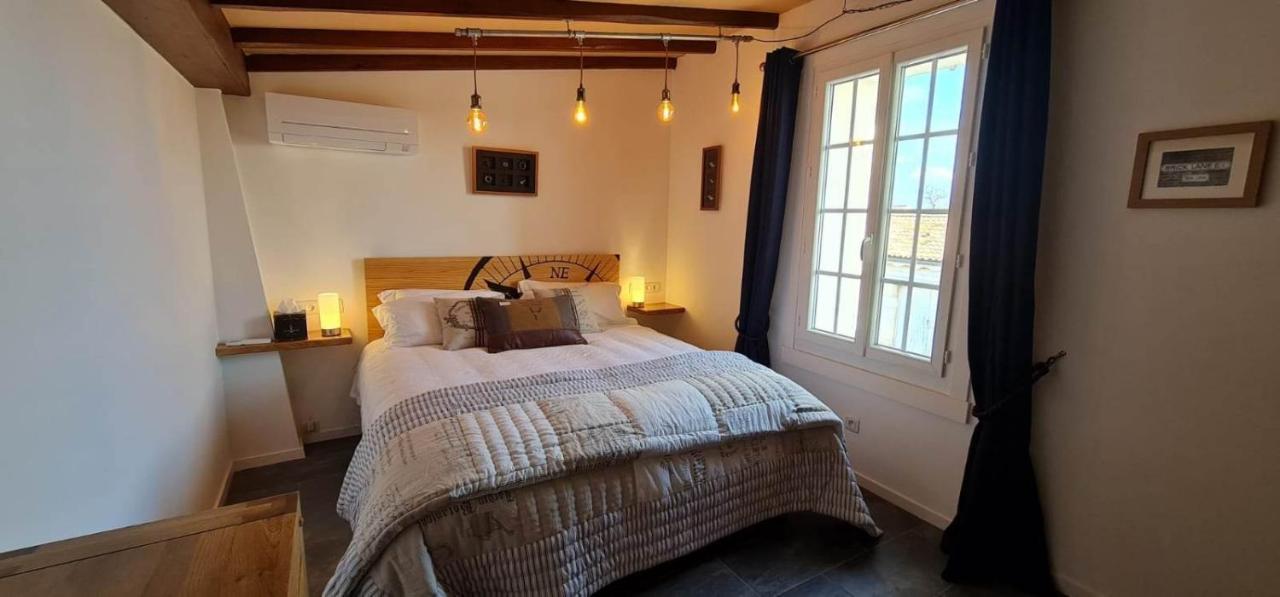 Dom Peyreton Prestige Cottages Set In A Charming Wine Property Villegouge Bagian luar foto