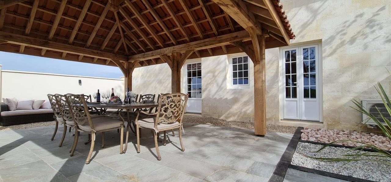Dom Peyreton Prestige Cottages Set In A Charming Wine Property Villegouge Bagian luar foto