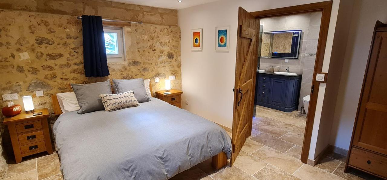 Dom Peyreton Prestige Cottages Set In A Charming Wine Property Villegouge Bagian luar foto