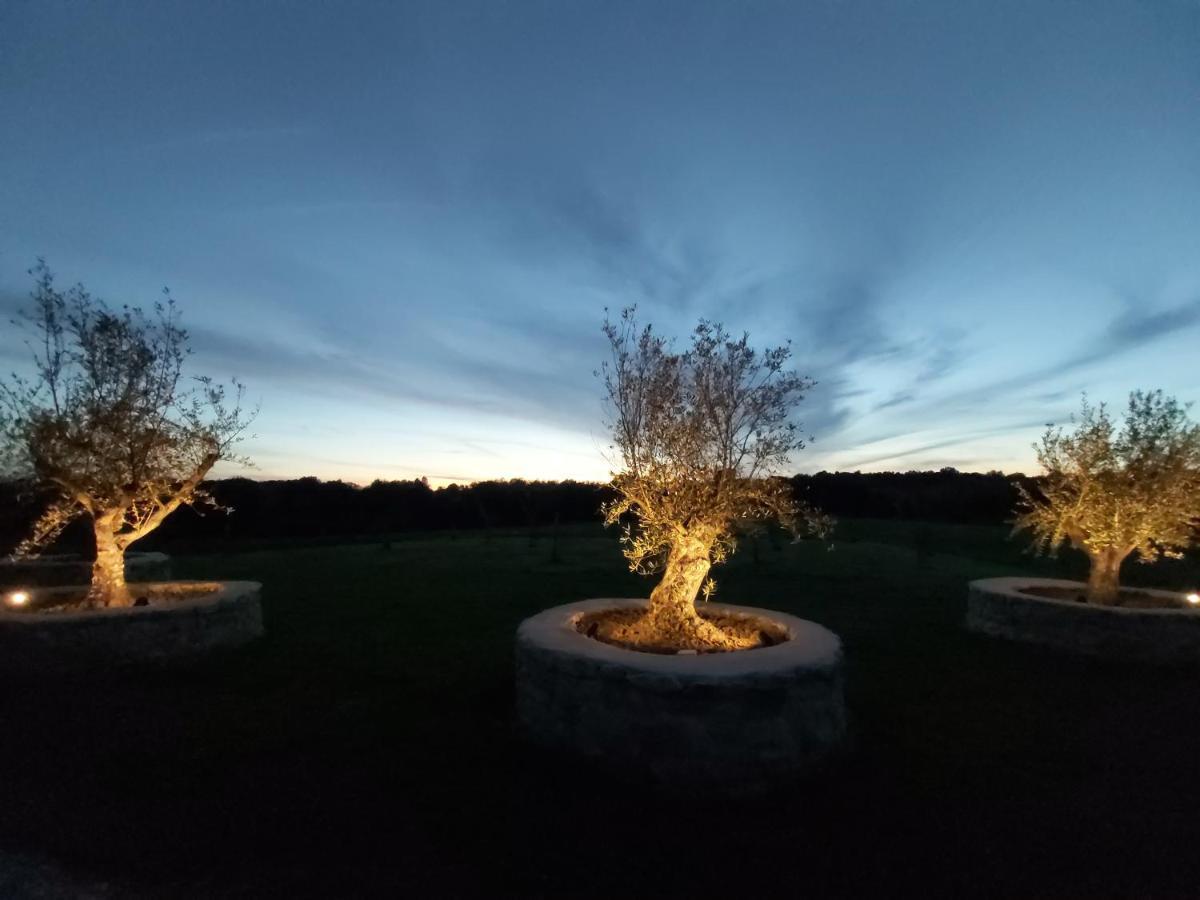 Dom Peyreton Prestige Cottages Set In A Charming Wine Property Villegouge Bagian luar foto